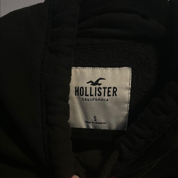 Hollister Black Hoodie - Picture 2 of 2